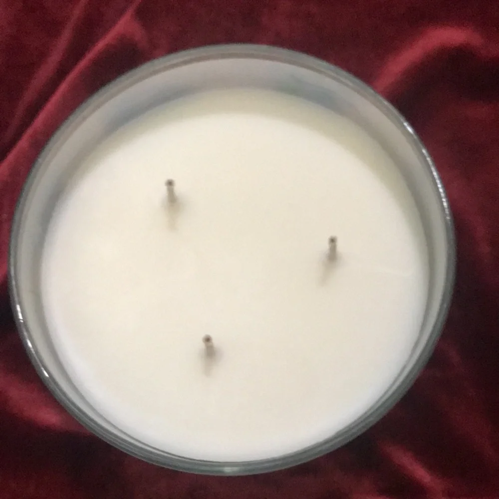 NEW- Under the Magnolia Tree- White Barn/ Bath & Body Works - Picture 4 of 5